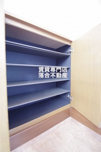 収納　シューズボックス