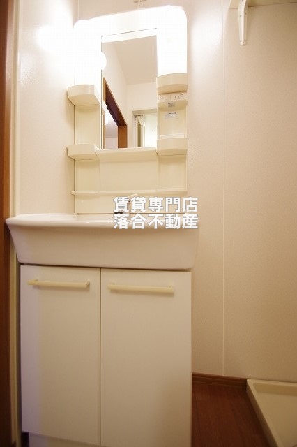 洗面設備　独立洗面化粧台付き