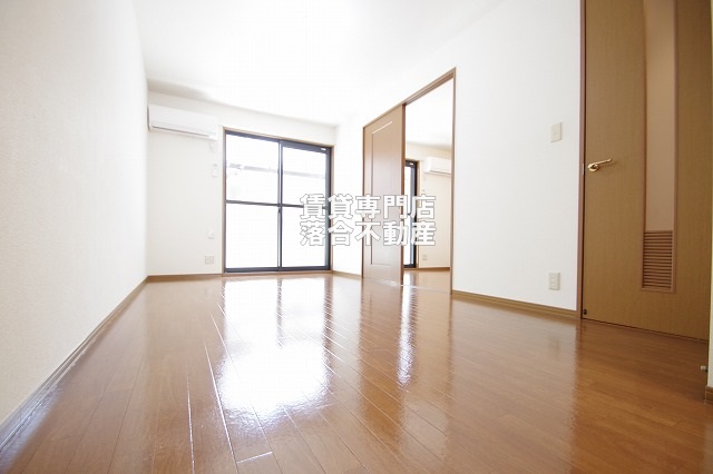 居室・リビング　明るくて広々としたリビング♪