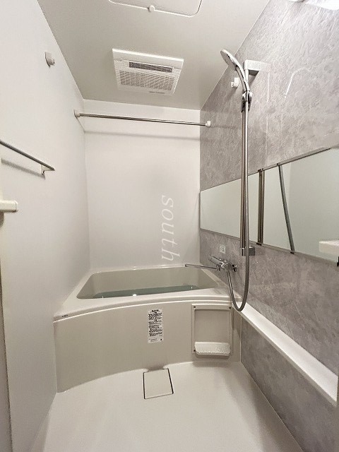バス・シャワールーム　浴室乾燥機付き