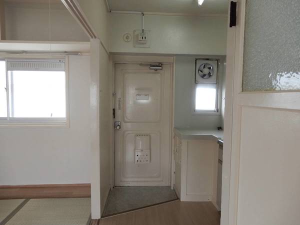 玄関　ビレッジハウスの同一物件・同一タイプの間取りの写真です