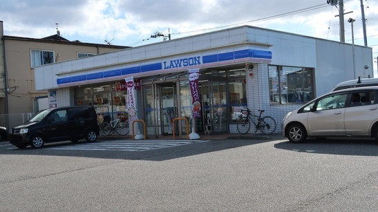 コンビニ　ローソン金沢横川店（コンビニ）まで297m