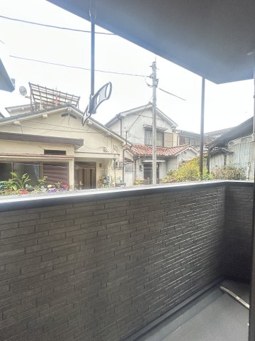 バルコニー　バルコニーからの眺めを楽しみながら食事をしませんか