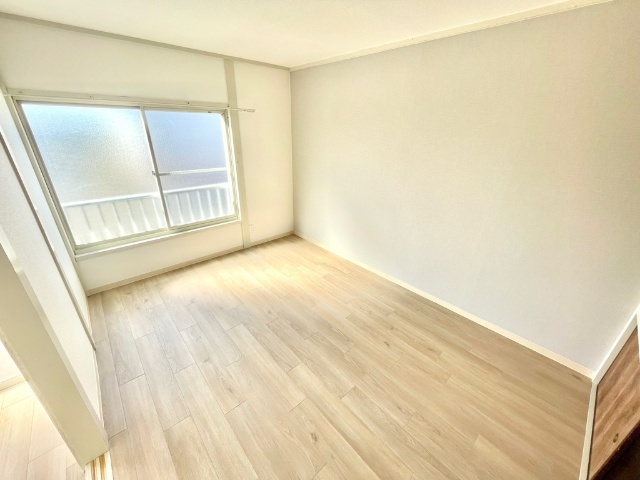 バルコニー　日当たりの良いリビングです