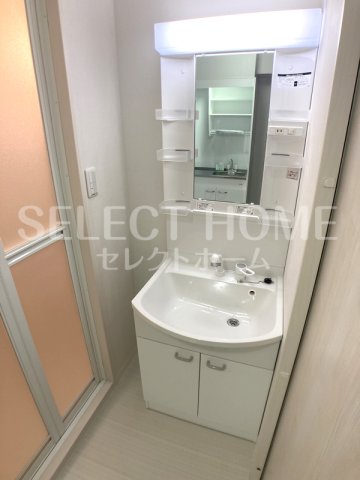 洗面設備　使いやすい独立洗面台です