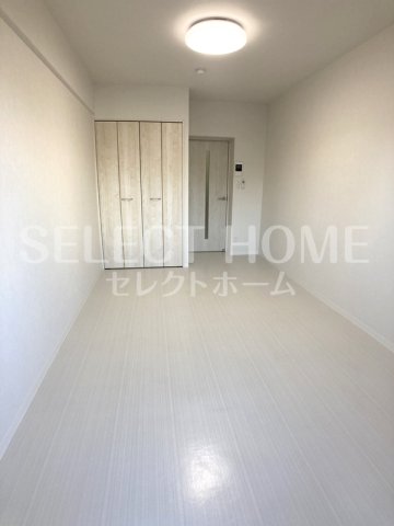 その他部屋・スペース　落ち着いた色調の寝室です