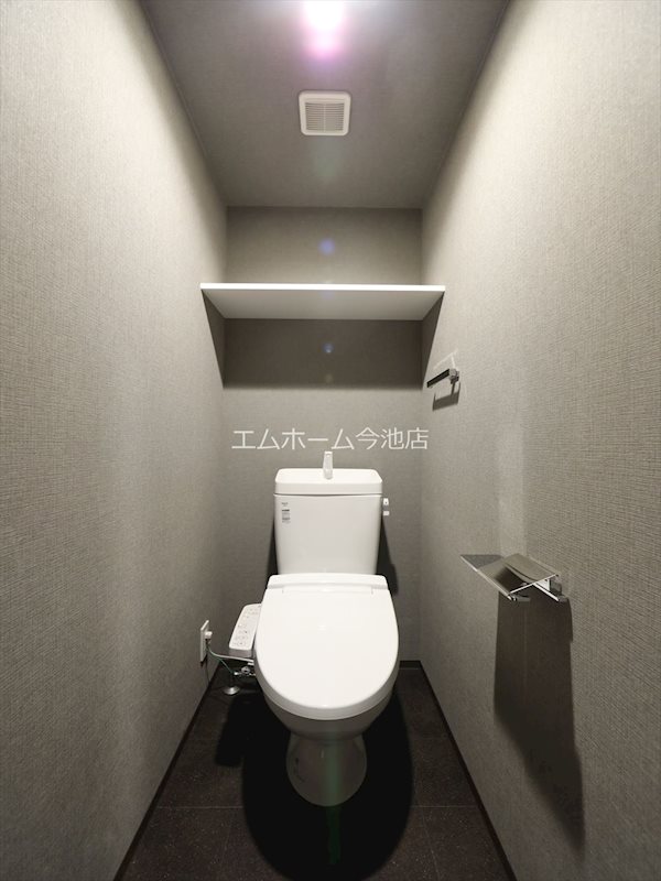 トイレ　温水洗浄便座付トイレ