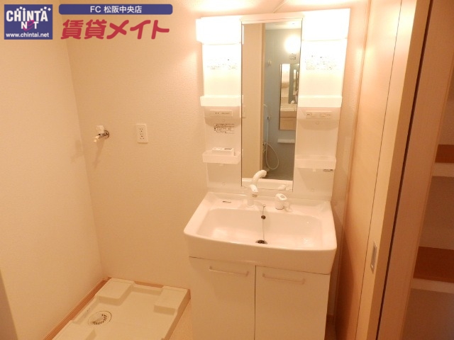 洗面設備　同タイプの部屋写真です