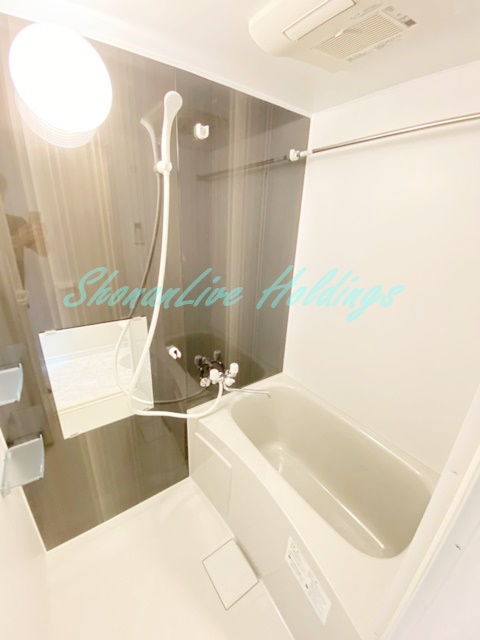 バス・シャワールーム　清潔感のあるお風呂です♪