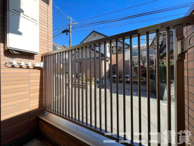 バルコニー　別号室タイプの為、現状を優先致します。