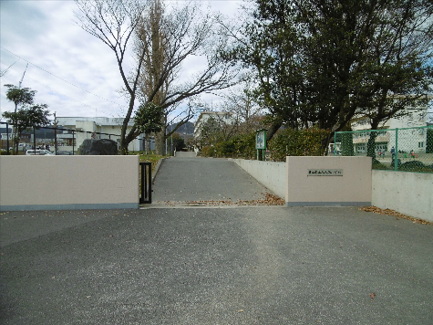 小学校　日立市立大久保小学校（小学校）まで728m