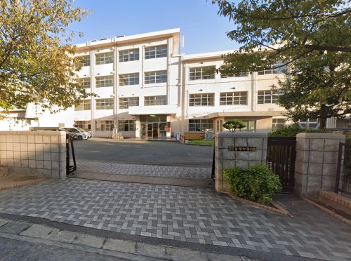 中学校　福岡市立吉塚中学校（中学校）まで380m