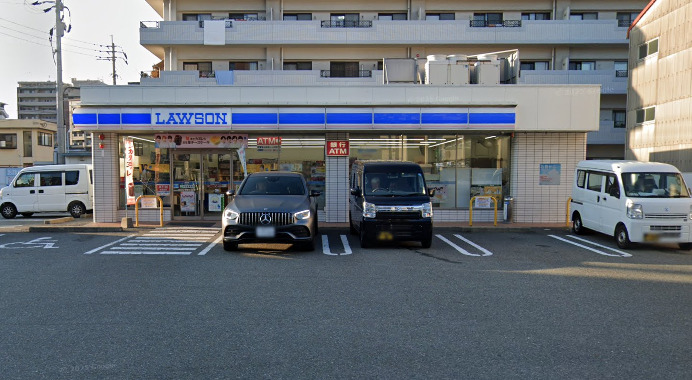 コンビニ　ローソン 吉塚五丁目店（コンビニ）まで207m