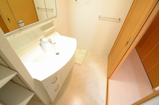 洗面設備　☆ぴかぴかの洗面脱衣所です☆