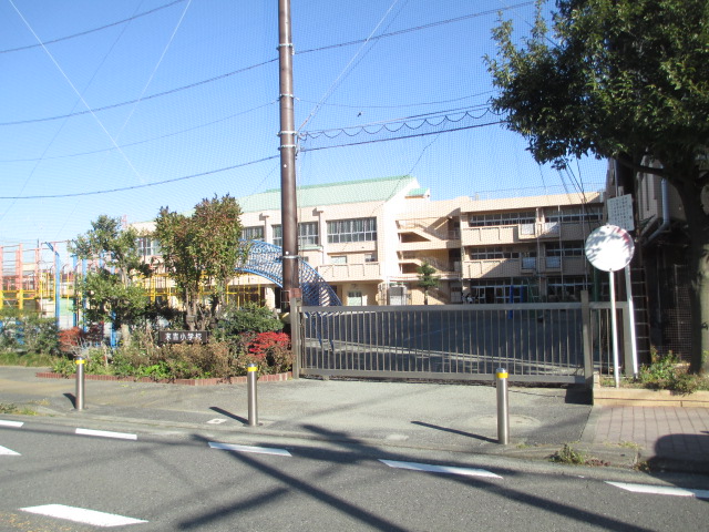 小学校　横浜市立末吉小学校（小学校）まで867m