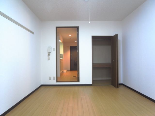 その他部屋・スペース　白を基調とした清潔感のあるお部屋です