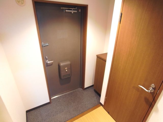 玄関　下駄箱付いてます