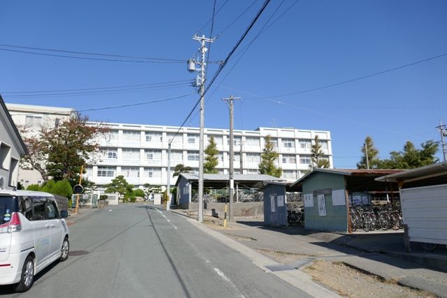 高校・高専　静岡県立磐田北高校（高校・高専）まで895m
