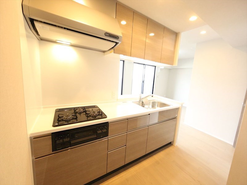キッチン　システムキッチン（3口コンロ・グリル付）カウンターキッチン