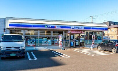 コンビニ　ローソン札幌北25西十六丁目店（コンビニ）まで214m