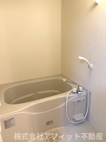 バス・シャワールーム　シャワー付き