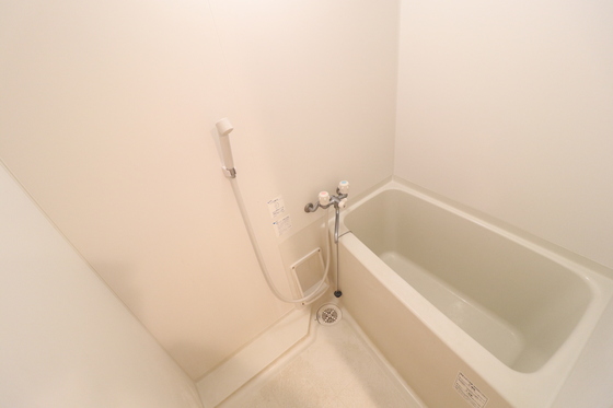 バス・シャワールーム　※別部屋の写真です