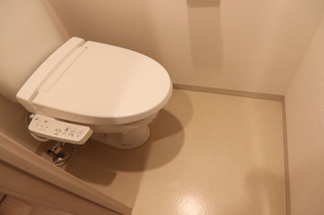 トイレ　※別室の参考写真の為、現況優先です。