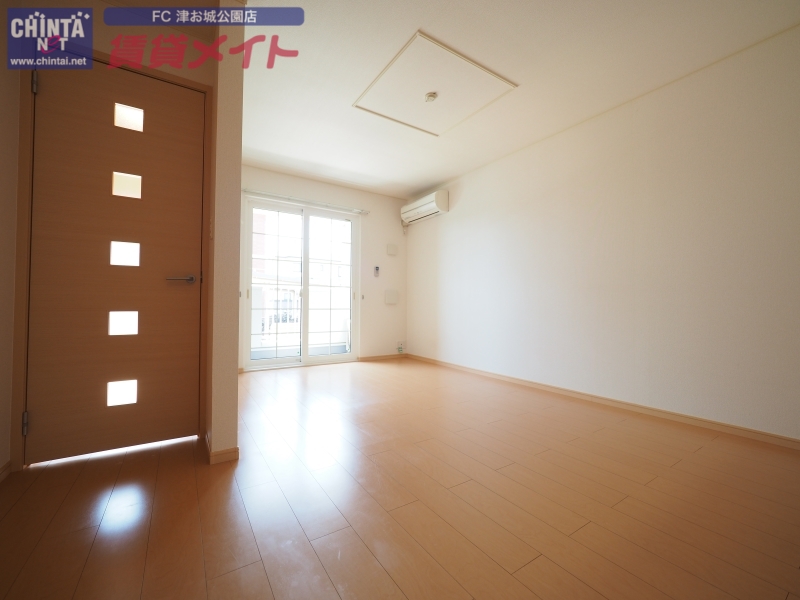 居室・リビング　同タイプ部屋写真です。