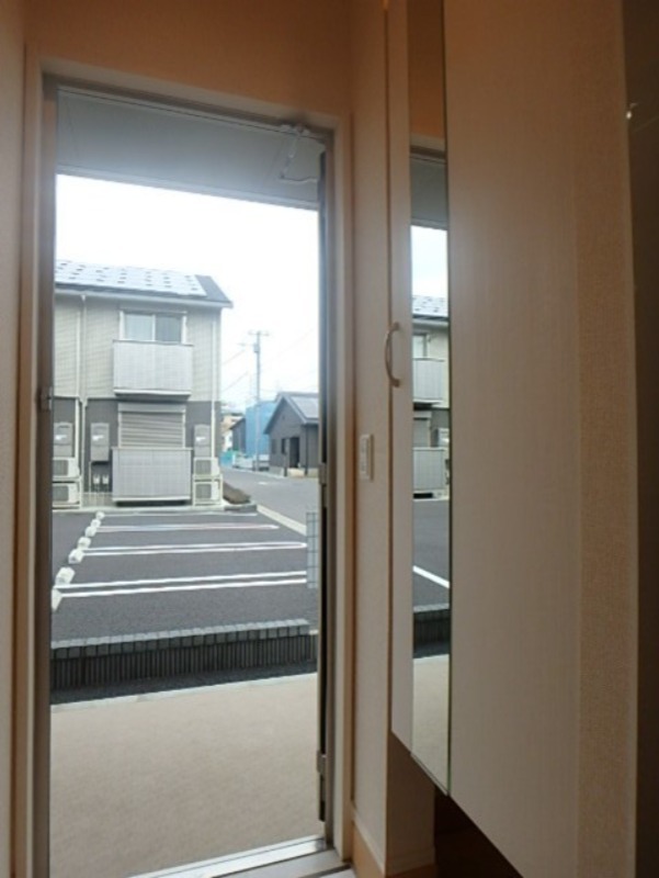 玄関　図面と現状に相違がある場合には現状を優先