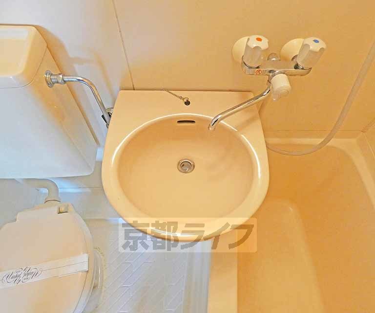 洗面設備　洗面台です