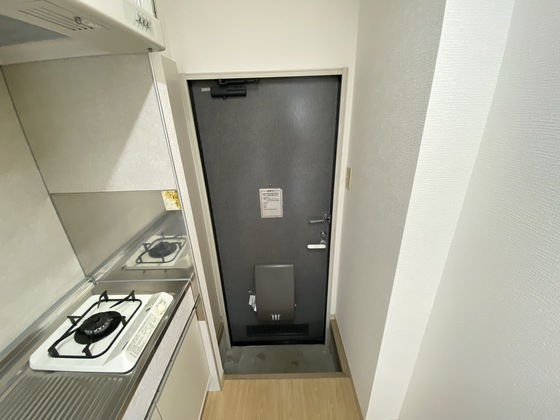 玄関　※別号室の写真です。