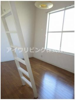 居室・リビング　【シャトル】