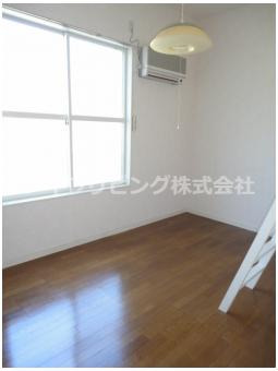 居室・リビング　【シャトル】