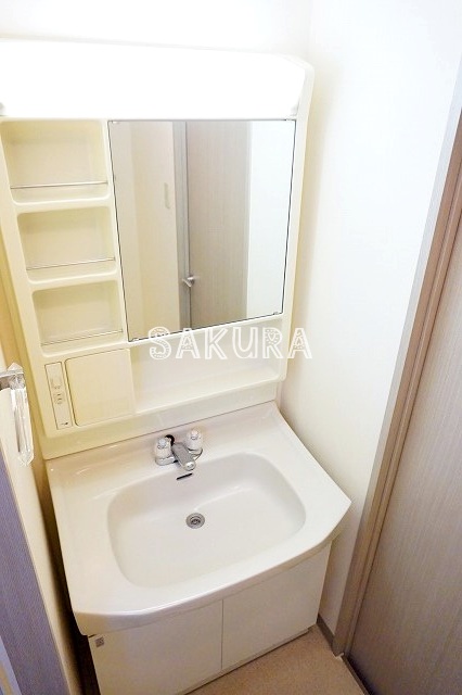 洗面設備　身支度に欠かせない独立洗面台♪