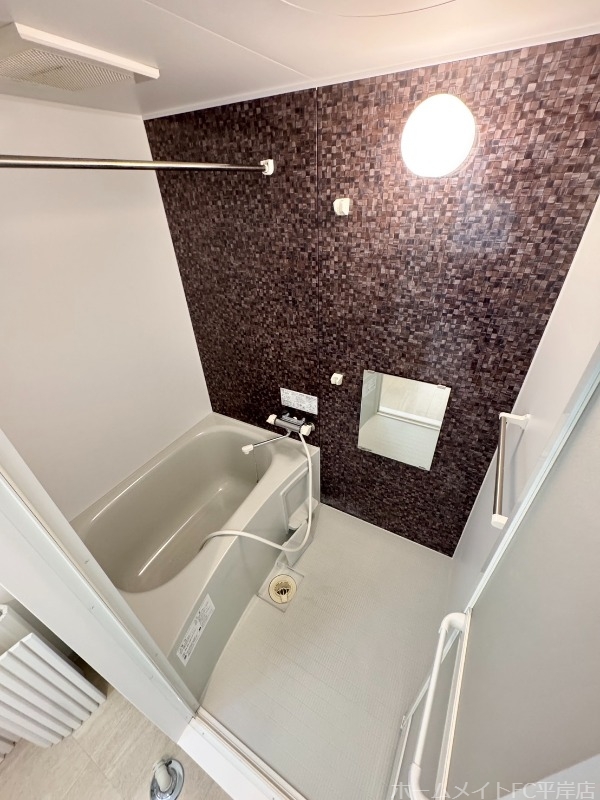 バス・シャワールーム　清潔感のある水廻りです☆