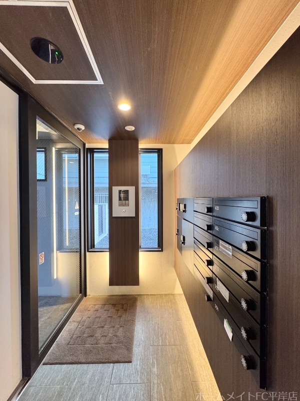 エントランス　オートロック付き☆宅配ボックスもあります☆