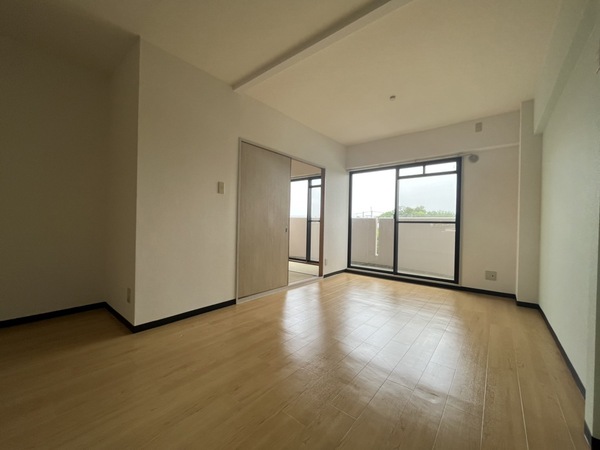 居室・リビング　日当たり良好♪