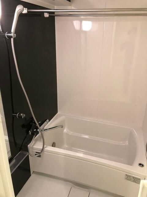 バス・シャワールーム　※別部屋参考写真