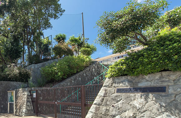 中学校　高取台中学校（中学校）まで1005m