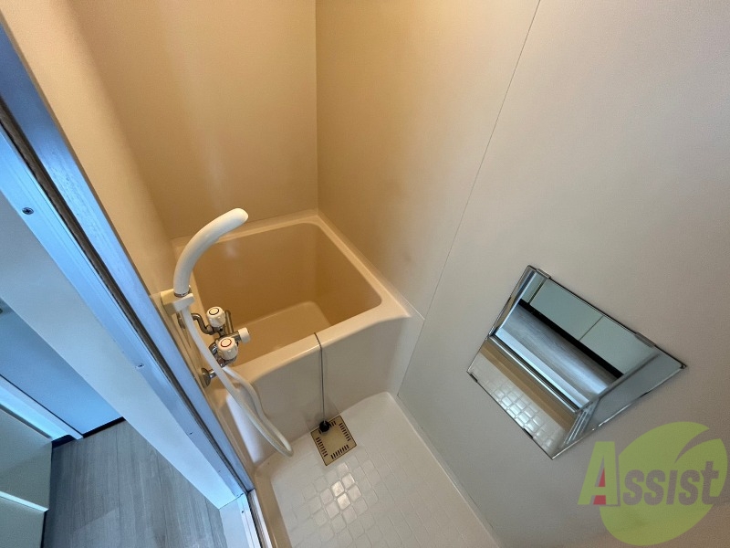 バス・シャワールーム　お風呂になります。一日の疲れを癒してくださいね。