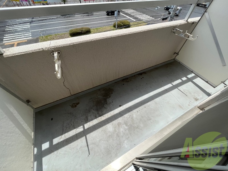 バルコニー　バルコニーです。洗濯物を干したり一息ついたりできますね！