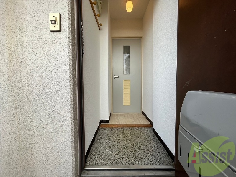 玄関　玄関の様子です。明るい印象ですね。気分もあがりそう。