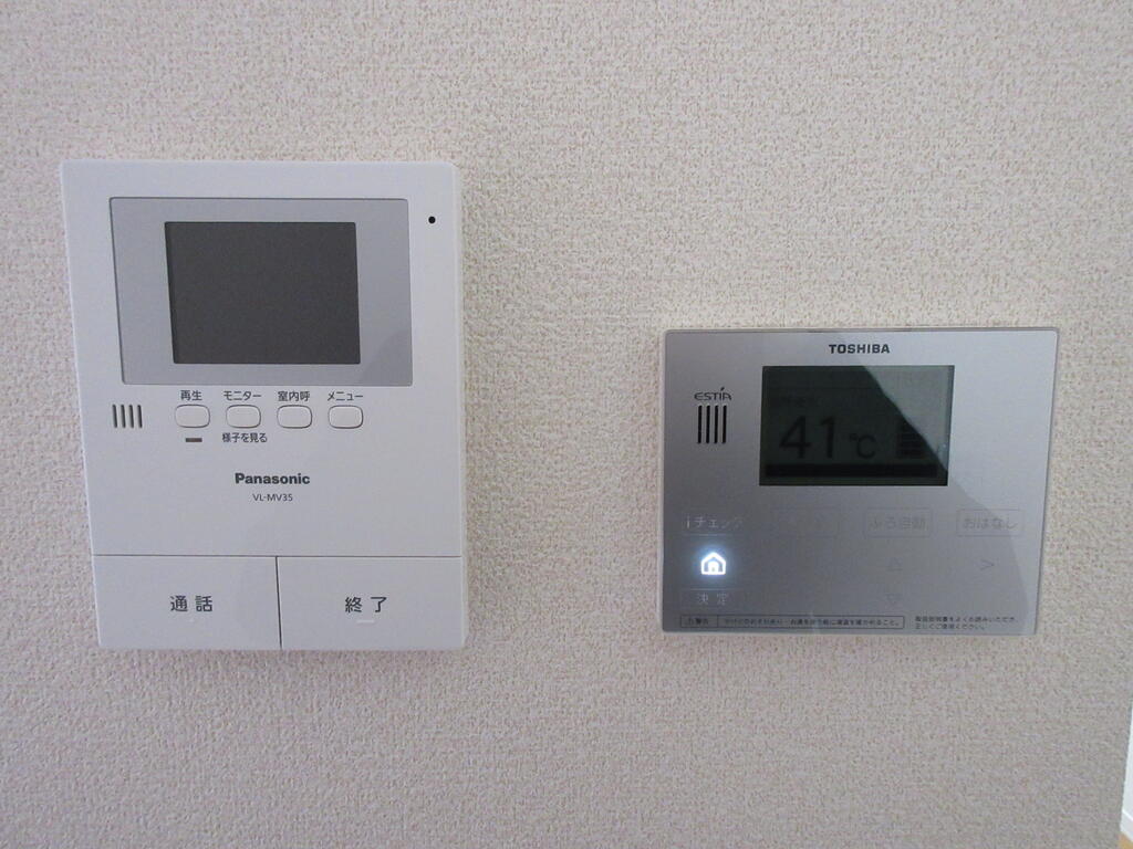 その他設備　TVモニターホンと電気温水器