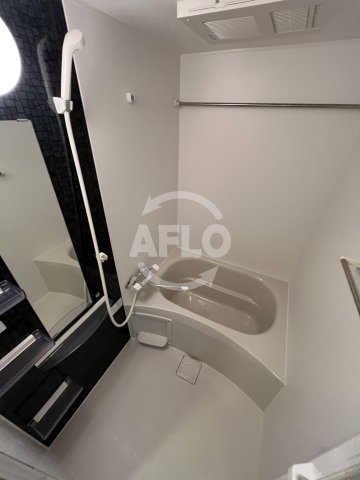 バス・シャワールーム　アドバンス江坂ラシュレ　浴室