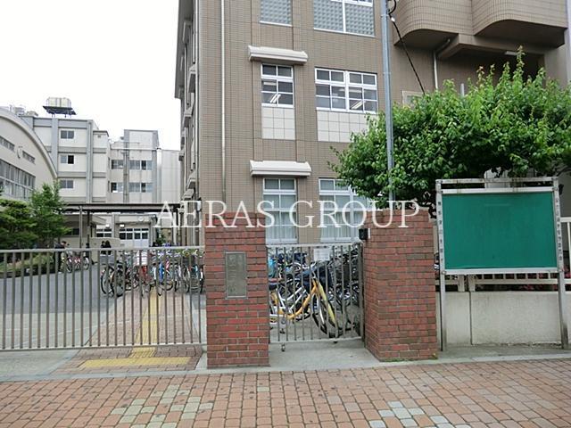 中学校　足立区立足立第十一中学校（中学校）まで541m