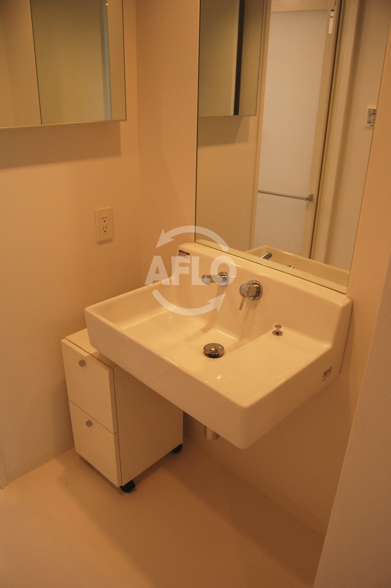 洗面設備　HORIE LUX　独立洗面台