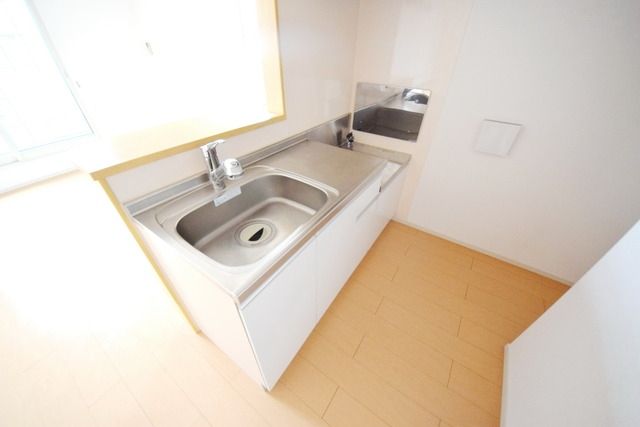 キッチン　★２口コンロが置けるのでお料理はかどります★