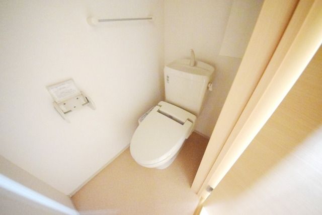 トイレ　★お尻に優しいウォシュレット付き★