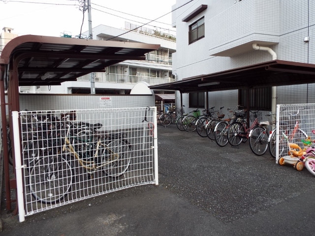 その他共有部分　★屋根付駐輪場★（空き状況・使用料等詳細はご確認下さい）