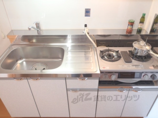 キッチン　お料理しやすいスペースです